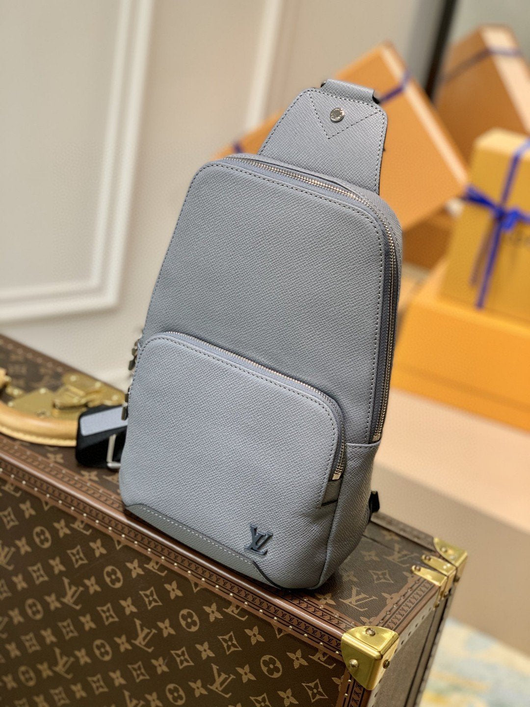 Louis Vuitton Avenue Sling Bag 31cm