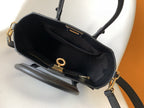 Louis Vuitton M57728 On My Side PM 30cm Black