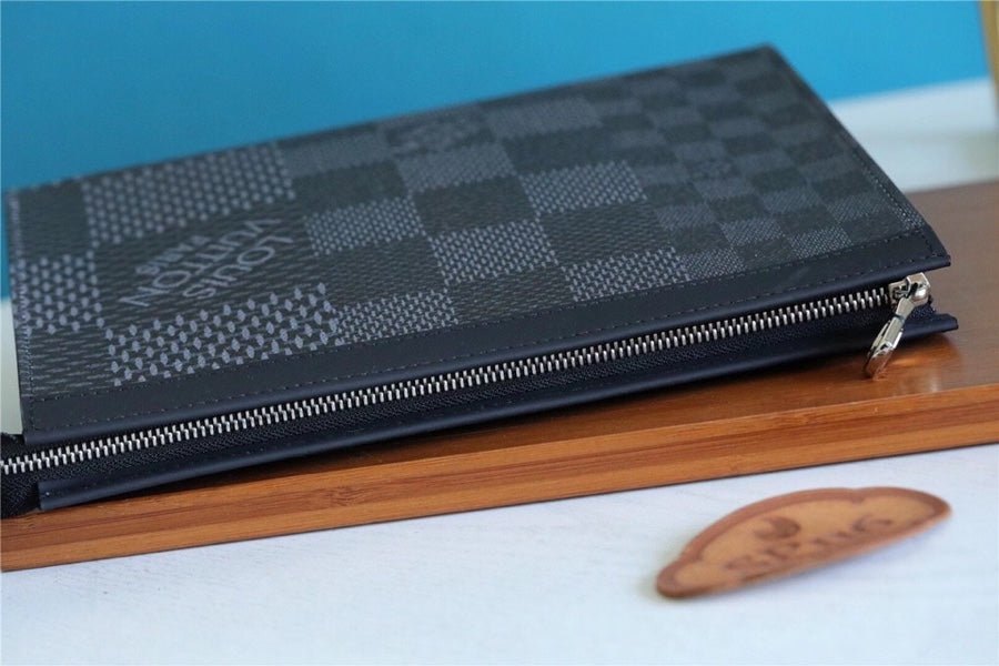 Louis Vuitton Pochette Voyage MM Damier Graphite 3D Canvas Grey For Men, Men’s Travel Accessories 27cm LV N60444