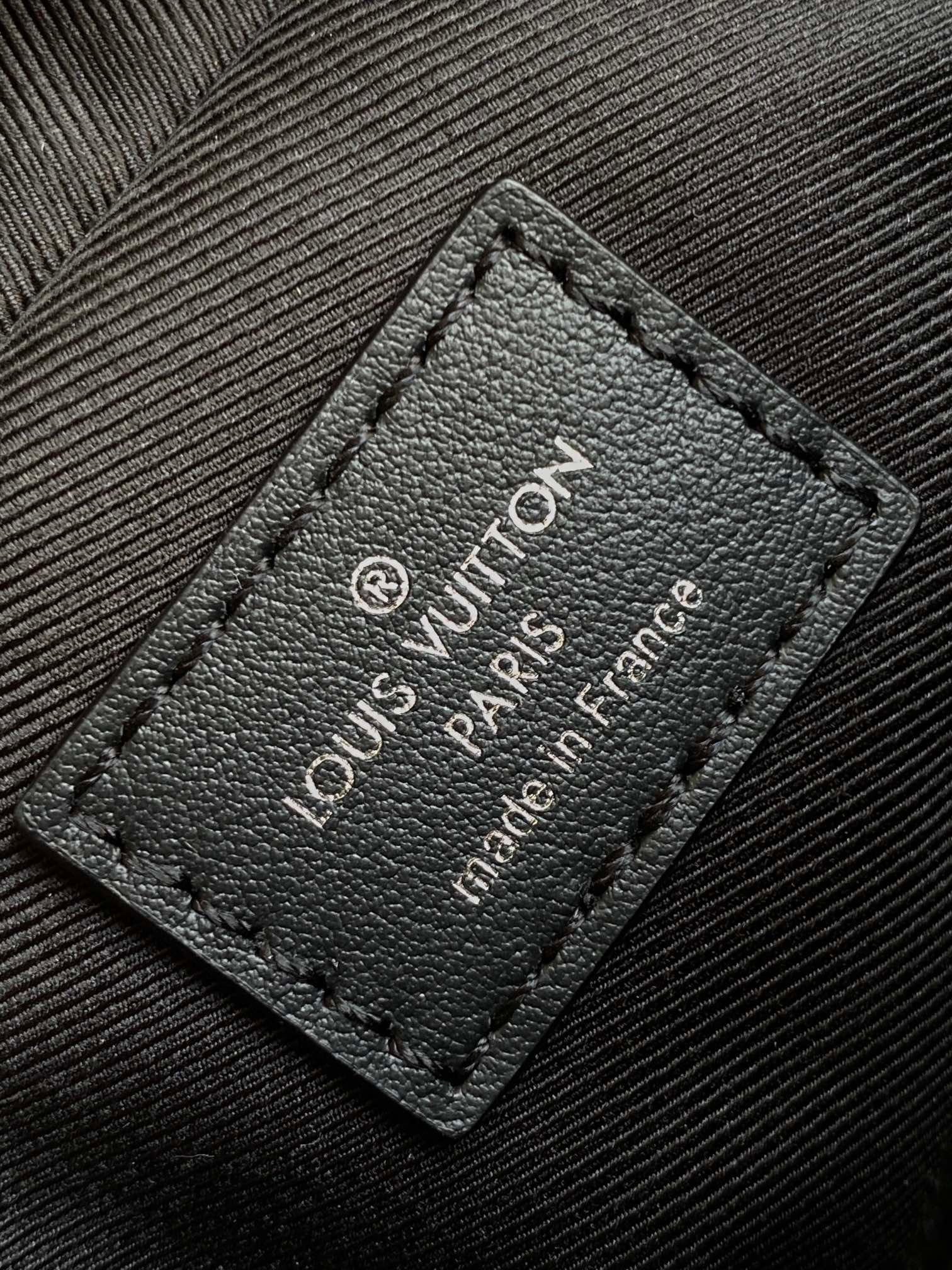 Louis Vuitton Trio Messenger 25cm
