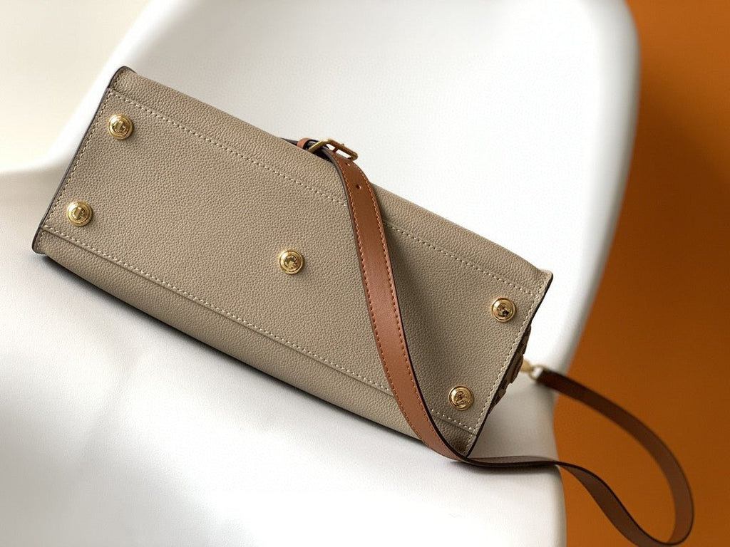 Louis Vuitton M57728 On My Side PM 30cm