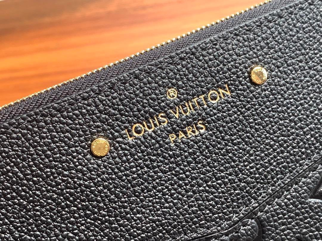 Louis Vuitton Clutch 30cm Black