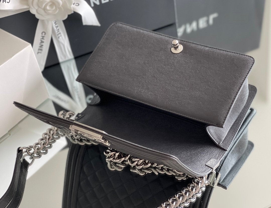Chanel Medium Classic Flapbag 25cm Black