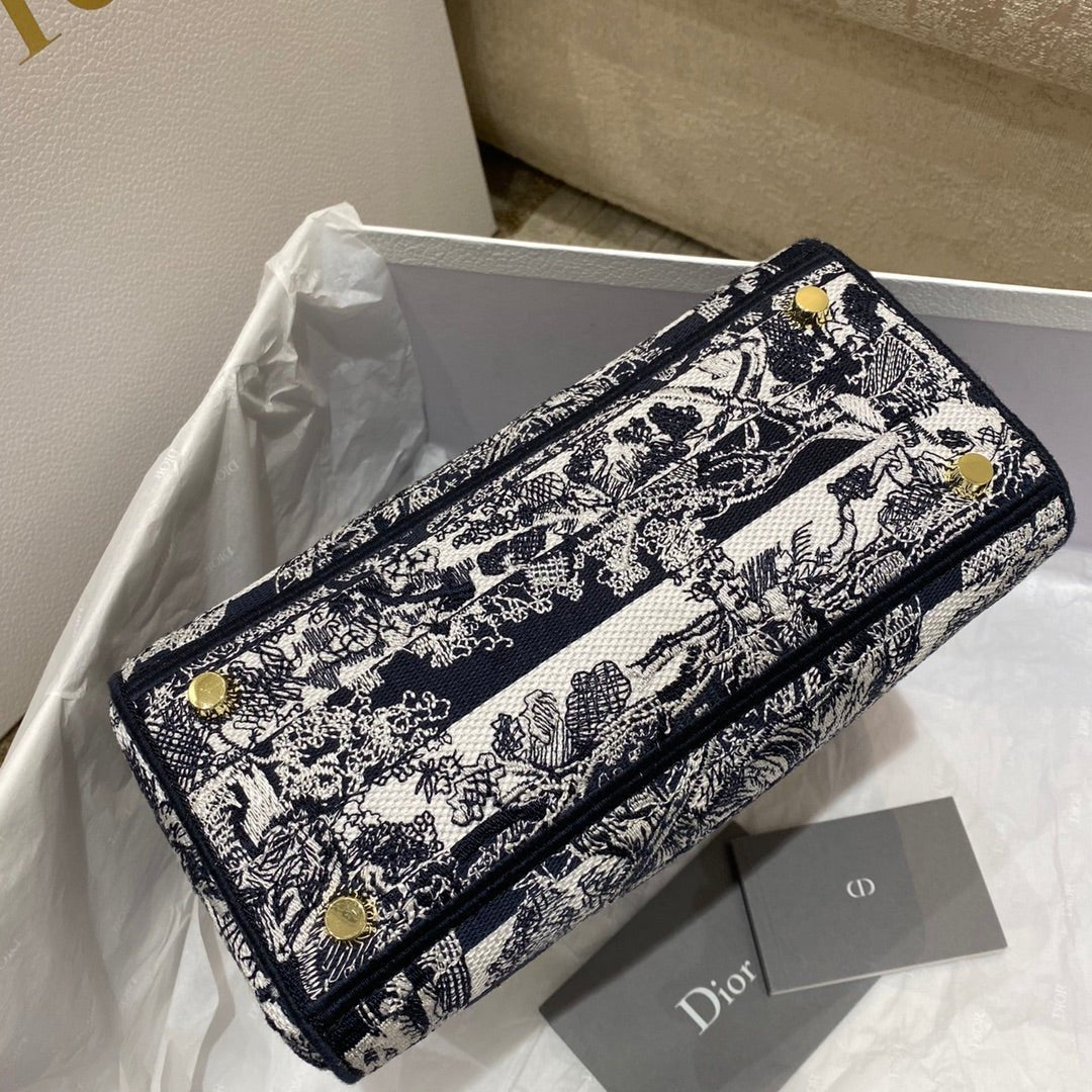 Christian Dior Medium Lady Dior Bag 24cm