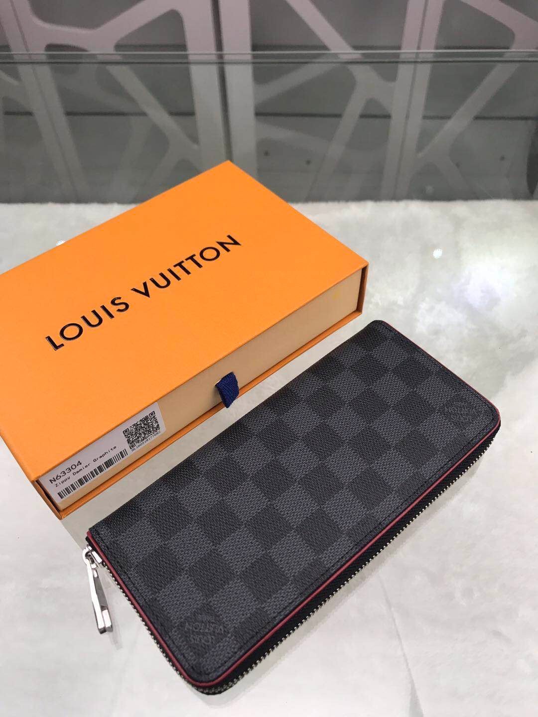 Louis Vuitton Zippy Vertical Wallet 20cm