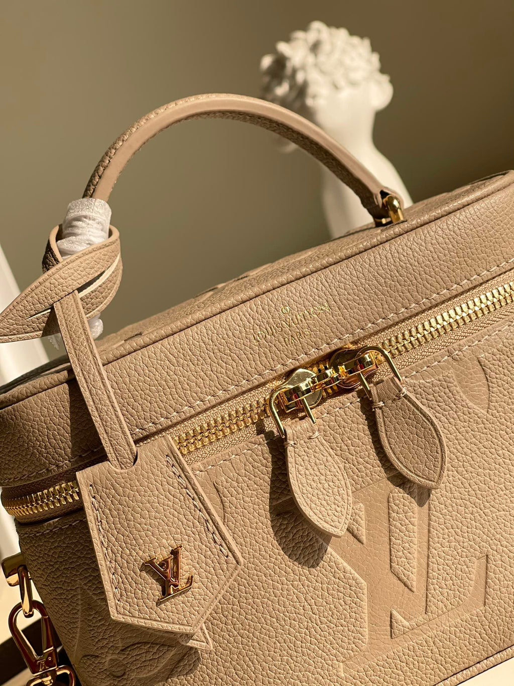 Louis Vuitton Handle Bag 19cm Cream