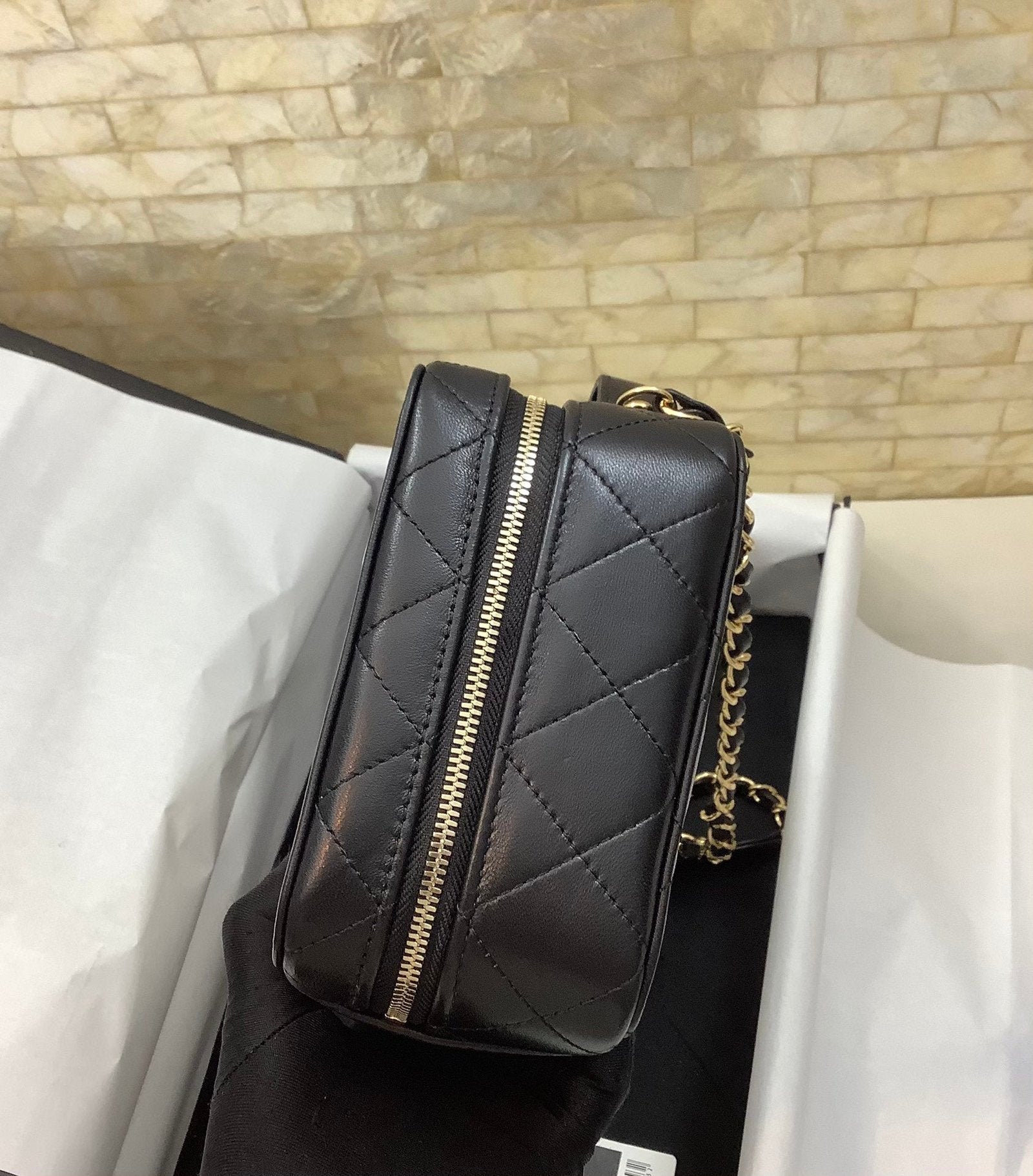 Chanel 21 22 Vanity Casebag 19cm Gold Toned