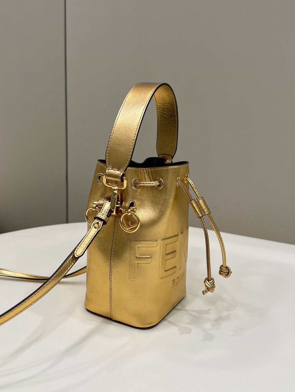 Fendi Bucket Bag Mon Tresor 18cm Gold