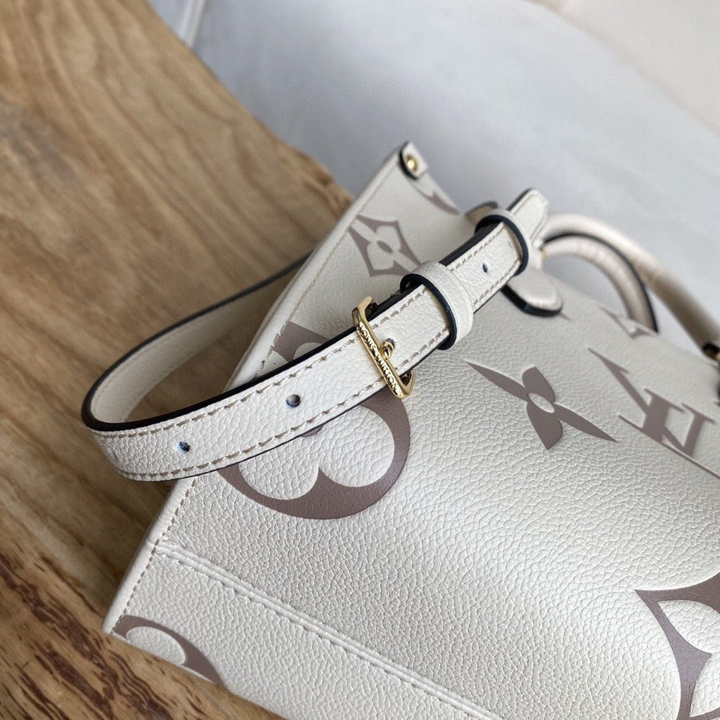 Louis Vuitton M45659 On The Go PM 25cm