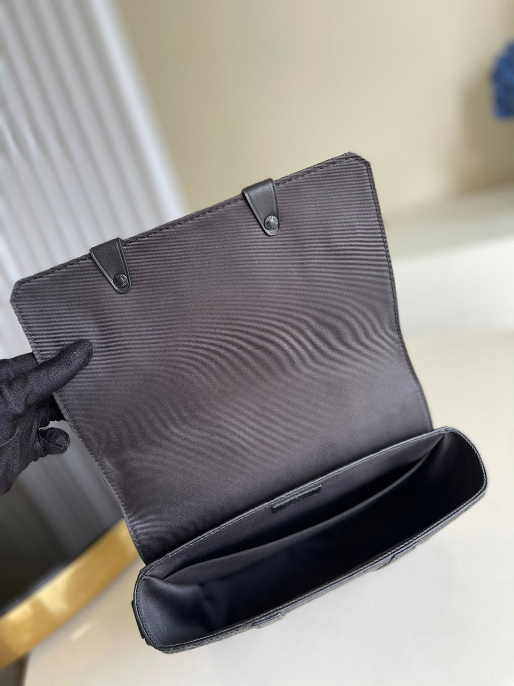 Louis Vuitton M57726 Trunk Messenger 24cm