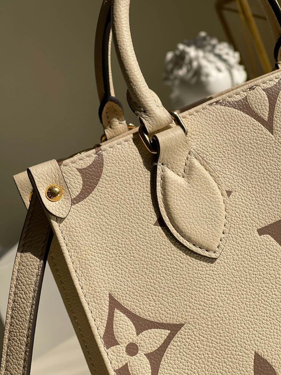 Louis Vuitton Handle Bag 25cm Cream