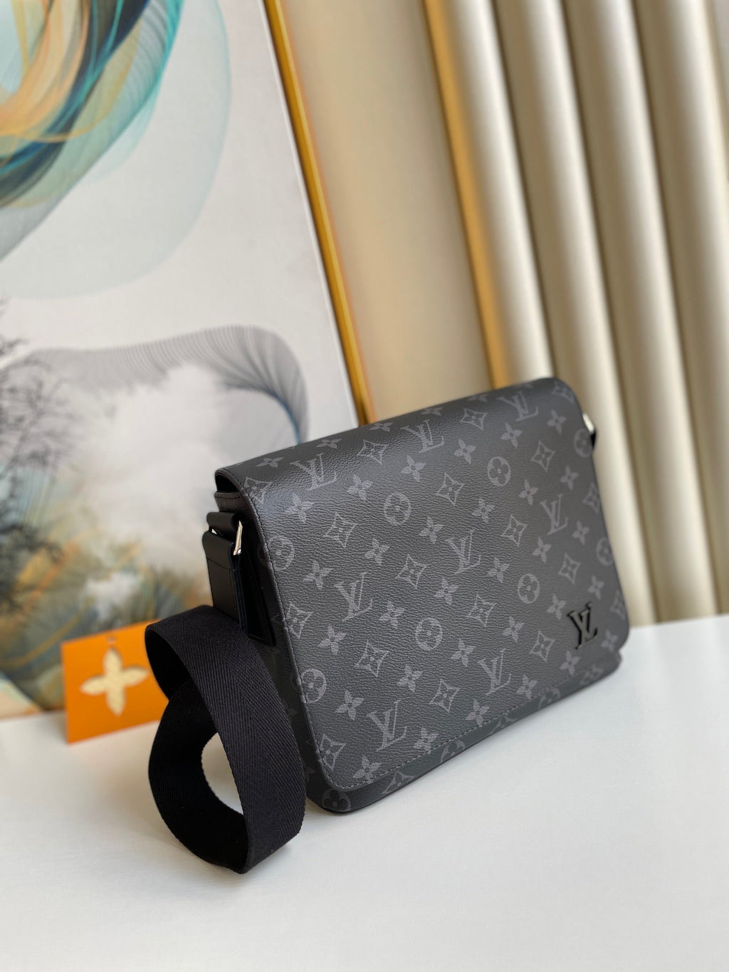 Louis Vuitton M45272 District PM 25cm