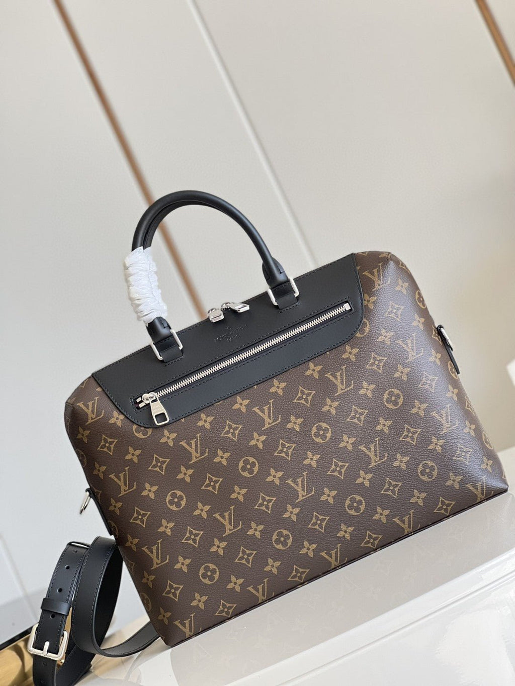Louis Vuitton Porte Documents Jour Monogram 37cm
