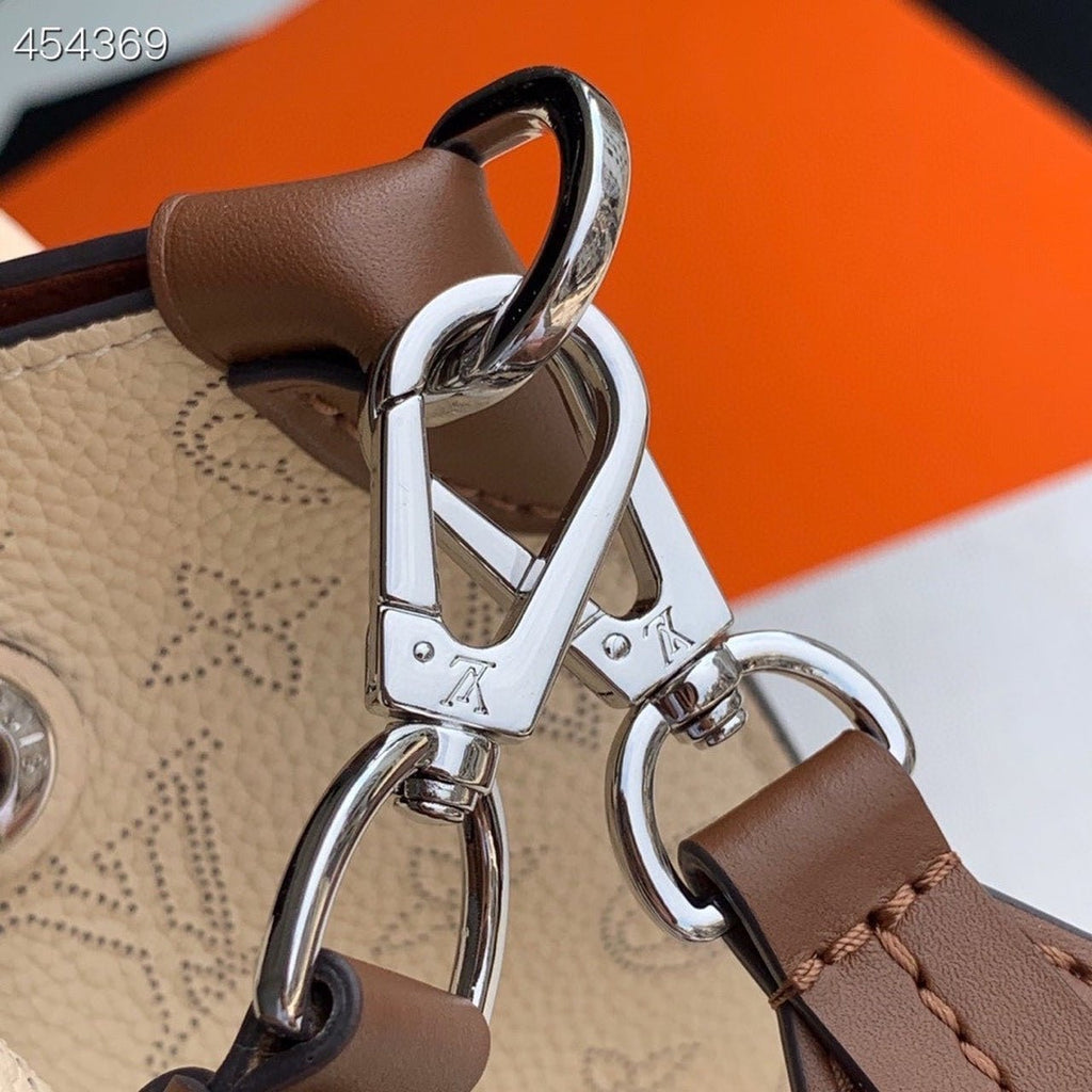 Louis Vuitton Muria Bag 22cm Mahina Calfskin Leather Spring/Summer Collection M55801 Cream