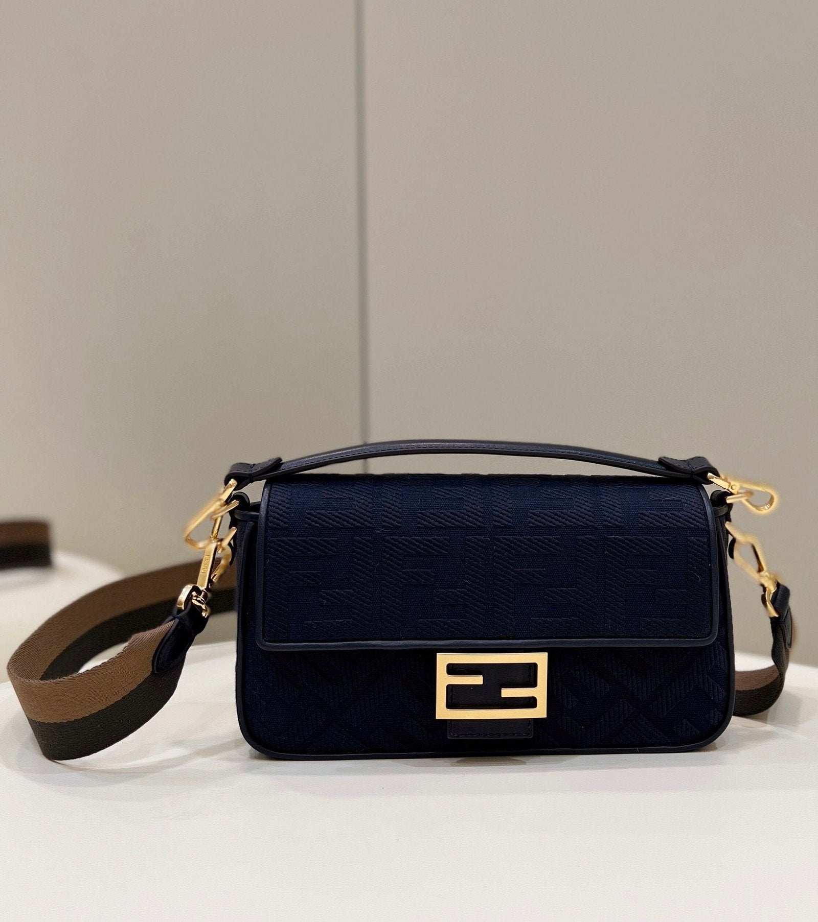 Fendi Baguette Midi 27cm Blue