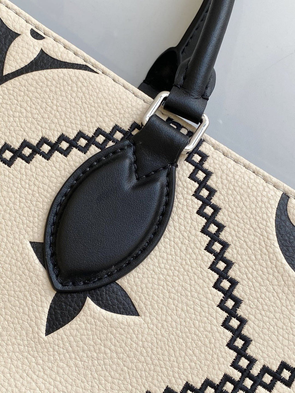 Louis Vuitton M45595 Onthego MM 35cm
