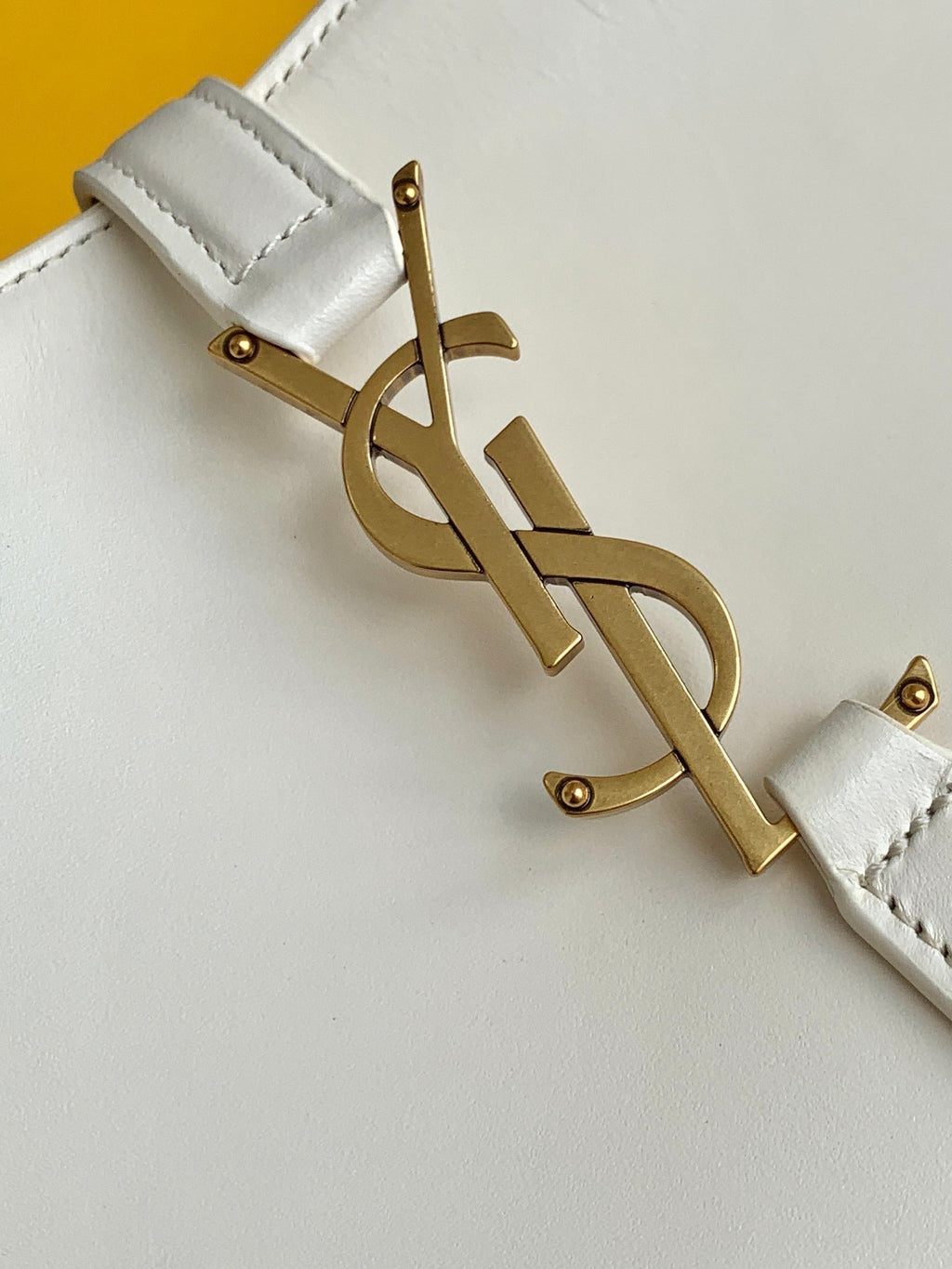 Saint Laurent LE5A7 Hobo Bag 25cm