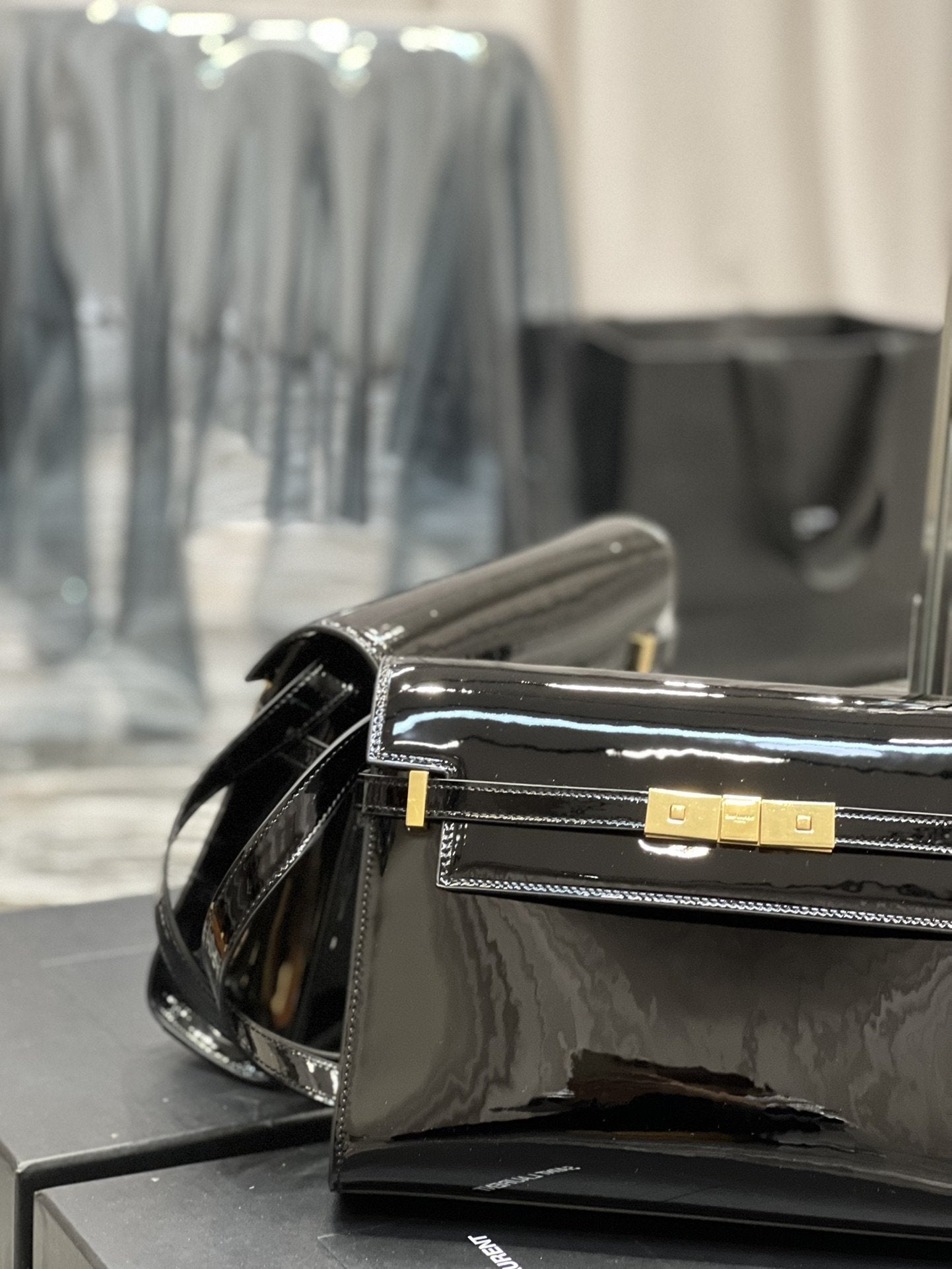 Saint Laurent Manhattan Shoulder Bag 29cm