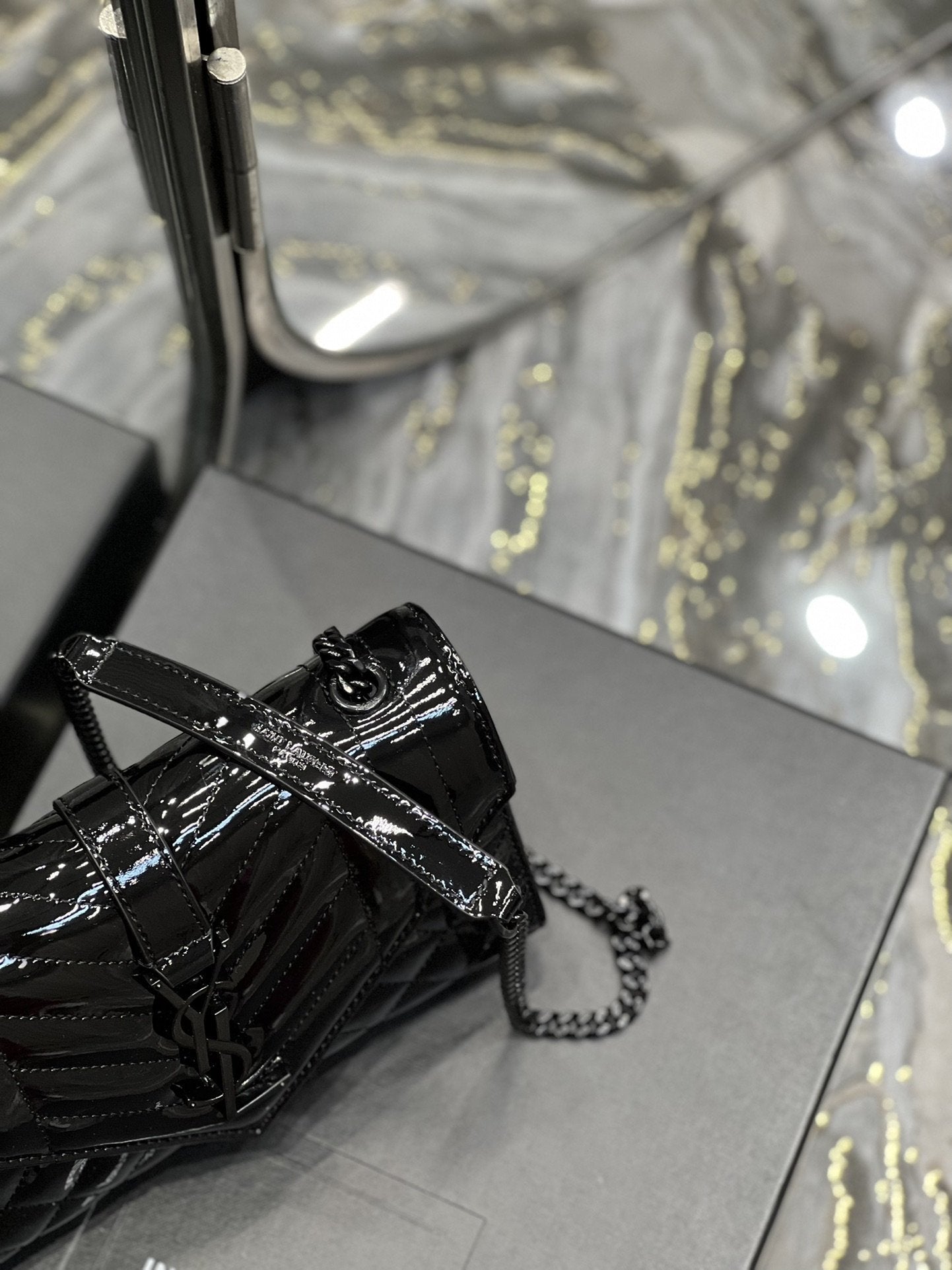 Saint Laurent Envelope Bag 21cm