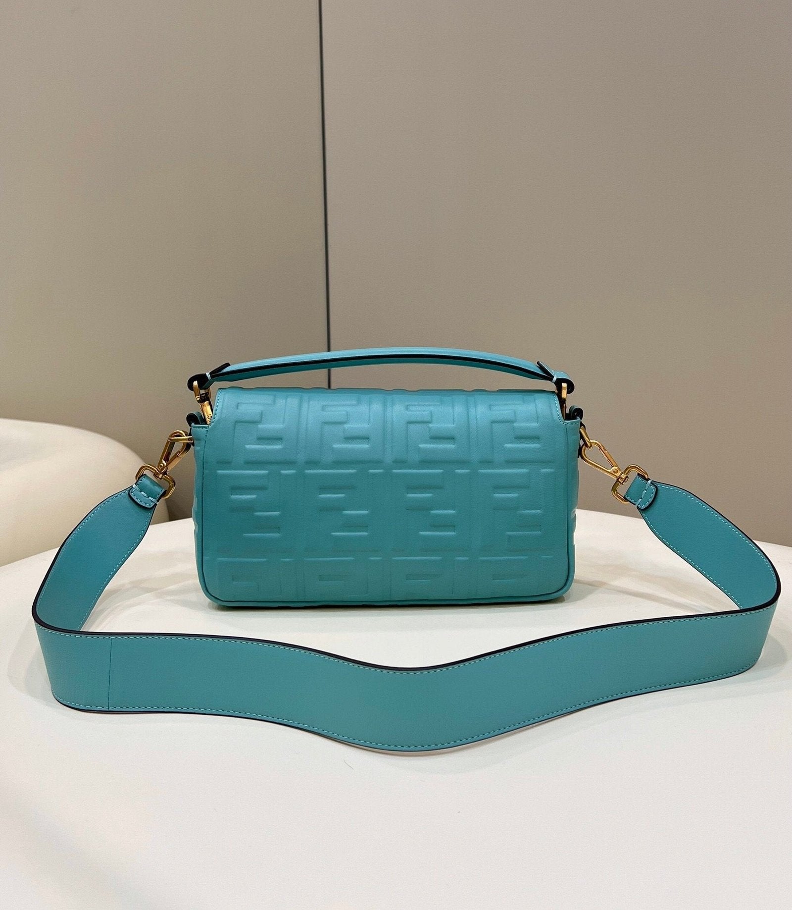 Fendi Baguette Midi 27cm Light Blue