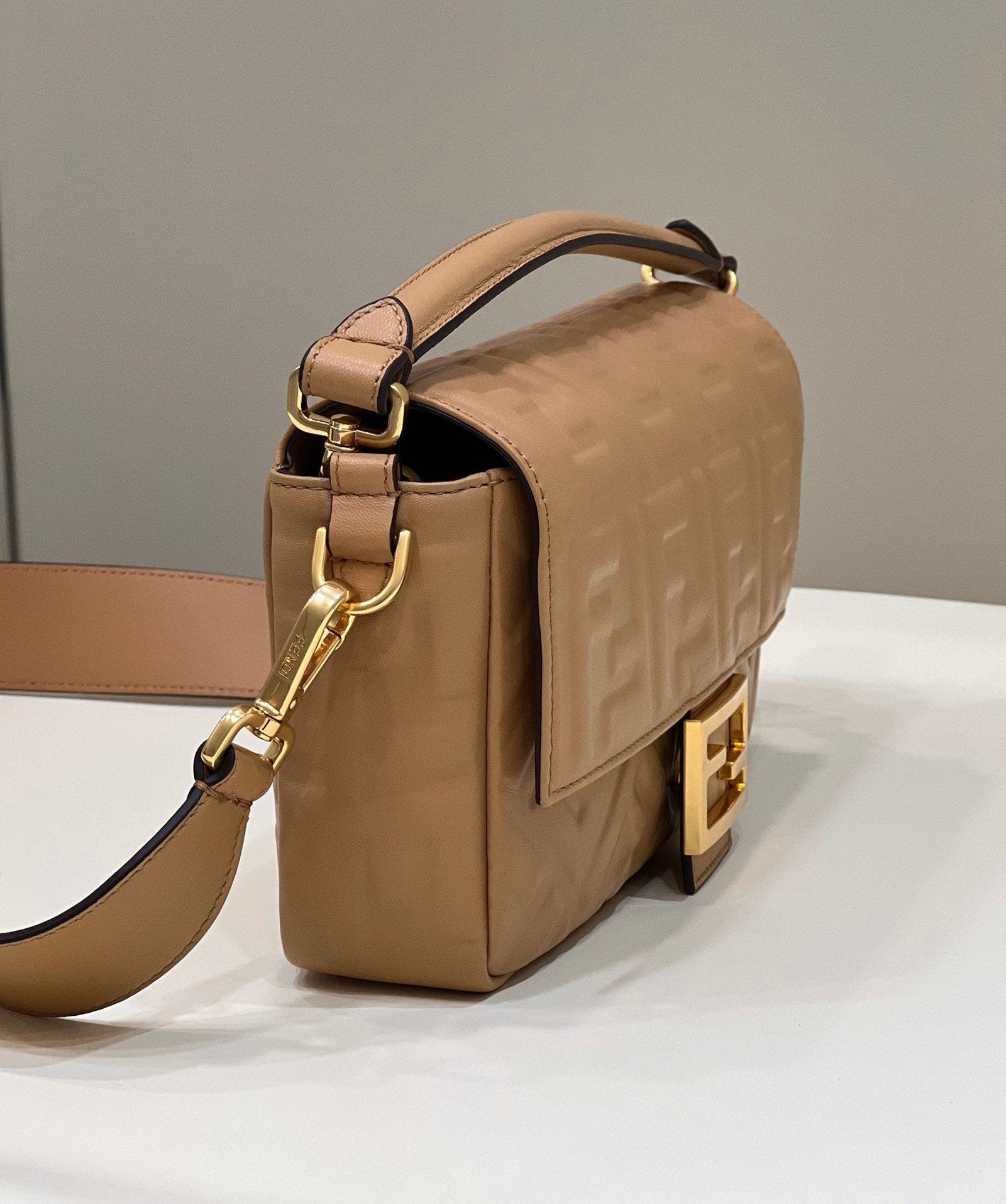 Fendi Baguette Midi 27cm Brown