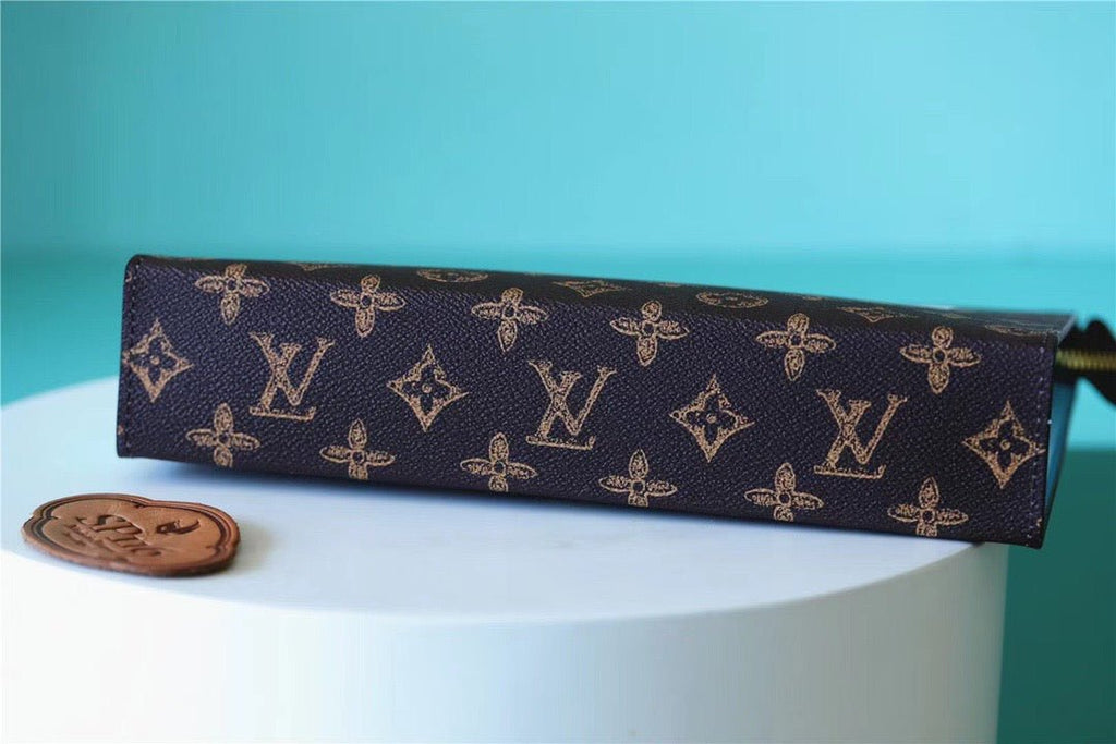 Louis Vuitton Pochette Voyage 27cm