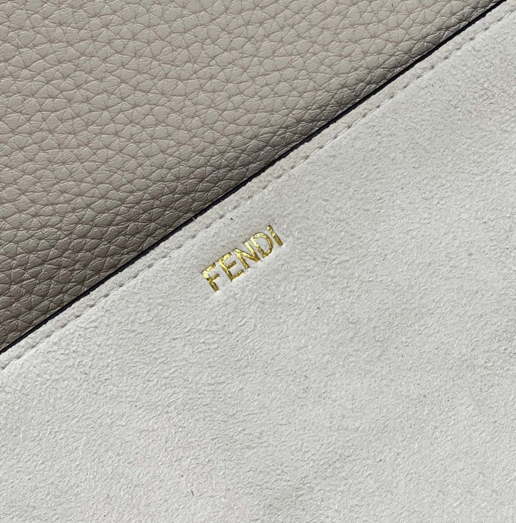 Fendi Peekaboo Iseeu Medium 33cm