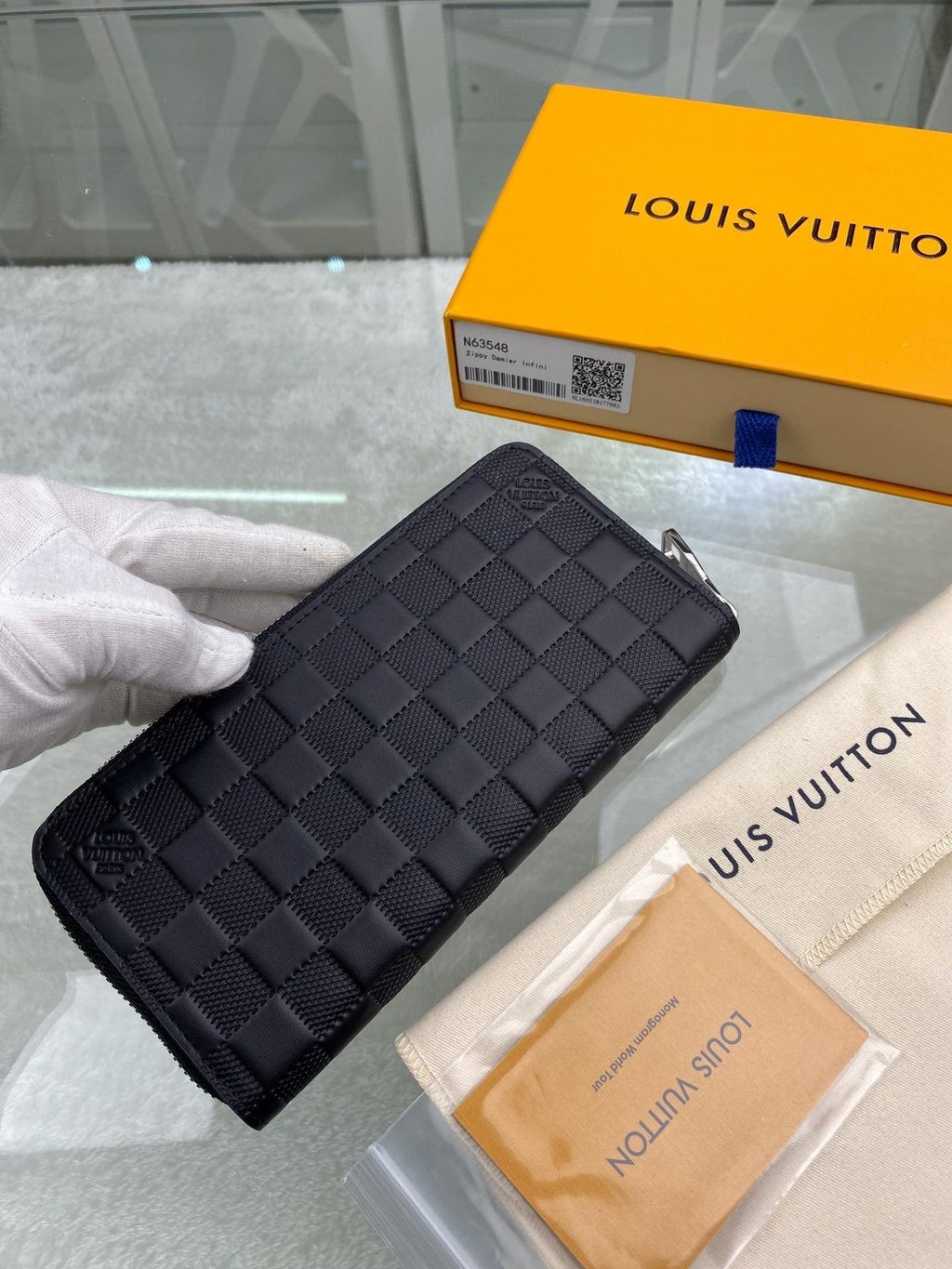 Louis Vuitton Zippy Vertical Wallet 20cm