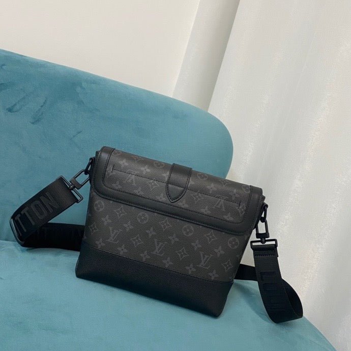Louis Vuitton Saumur Messenger 30cm Black