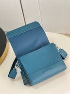 Louis Vuitton M59327 New Messenger 28cm