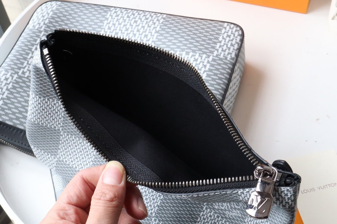 Louis Vuitton M69443 Trio Messenger 25cm