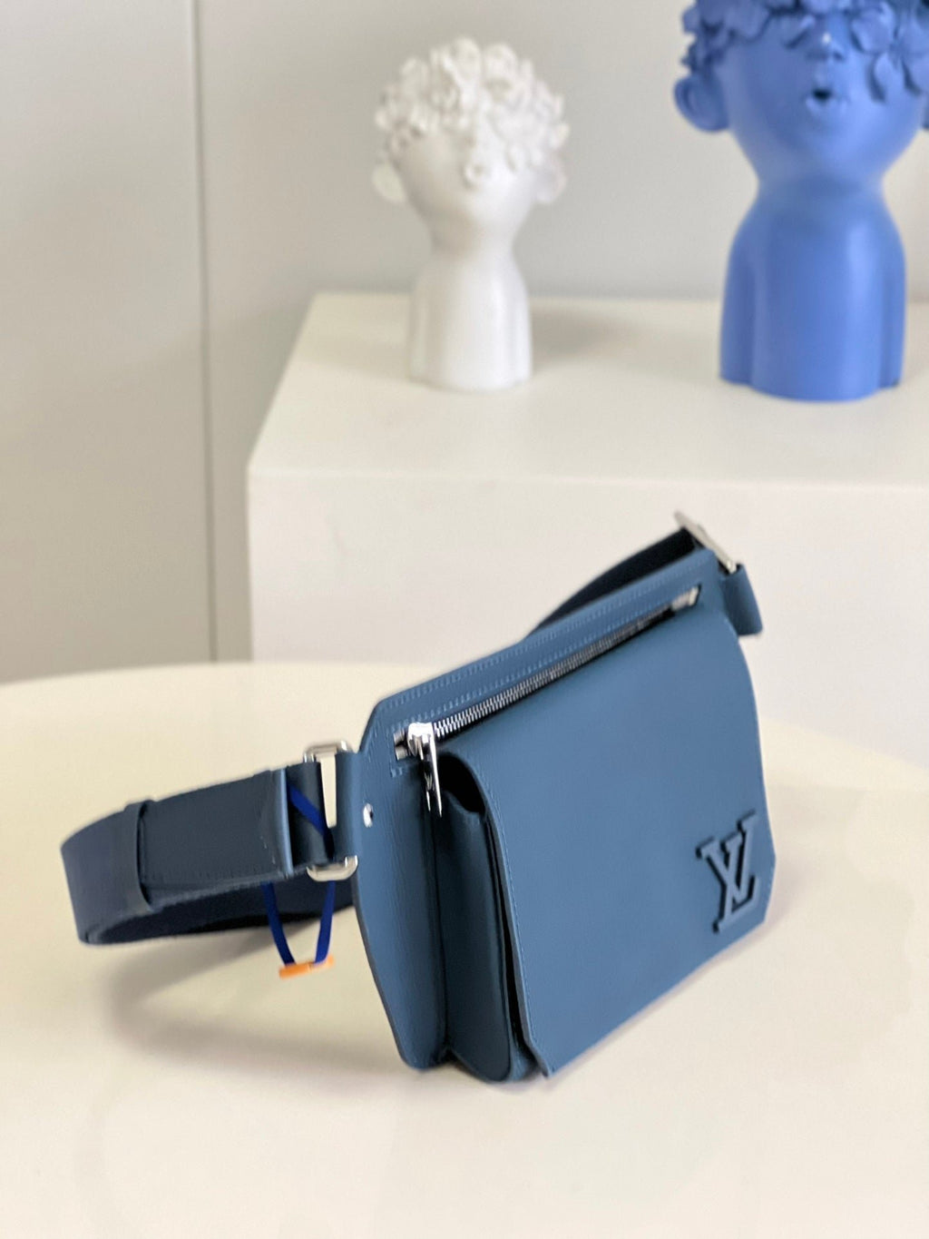 Louis Vuitton Aerogram Slingbag Navy Blue For Men, Men’s Bags 30cm LV M59625