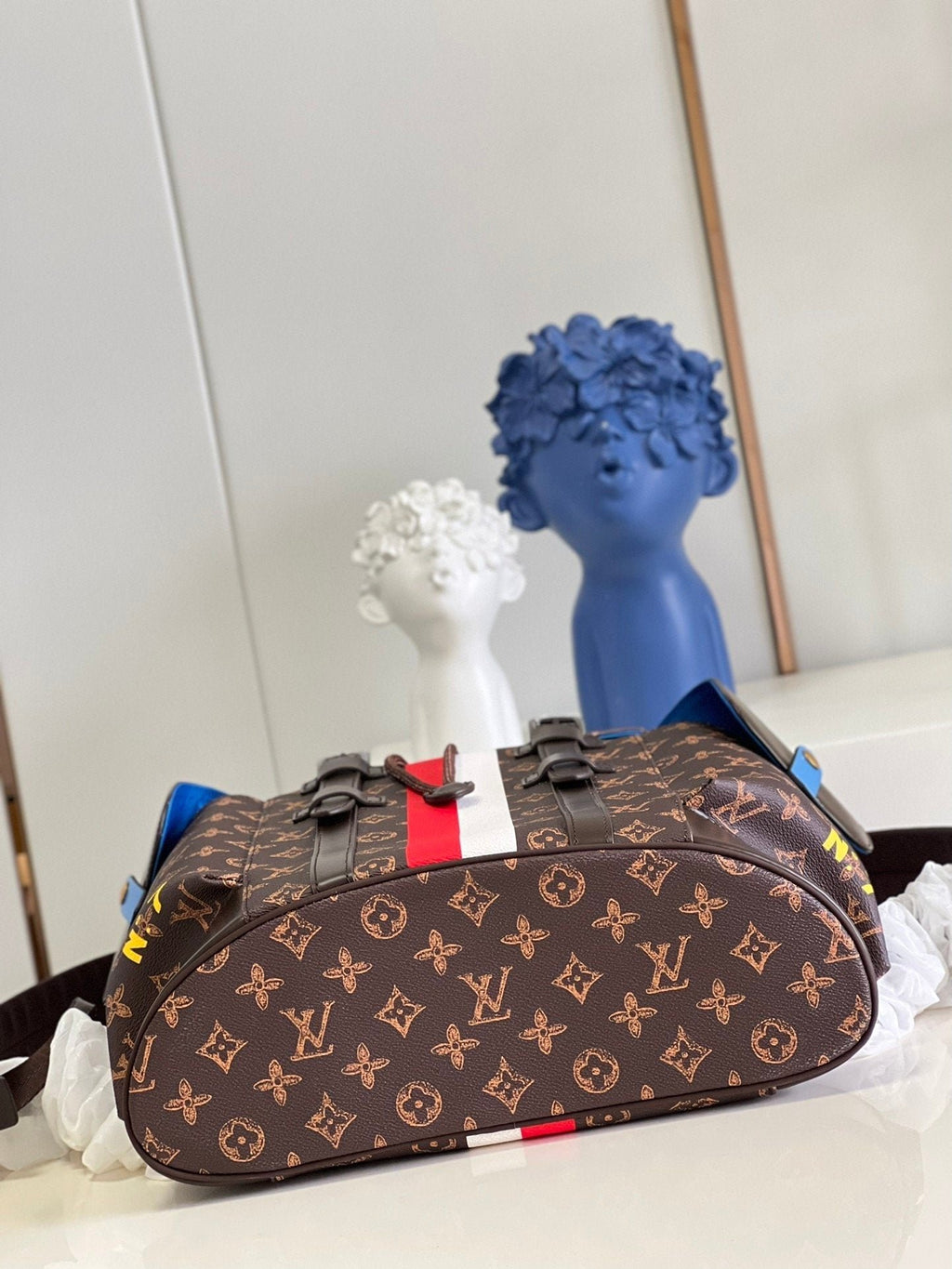 Louis Vuitton M59662 Christopher 44cm