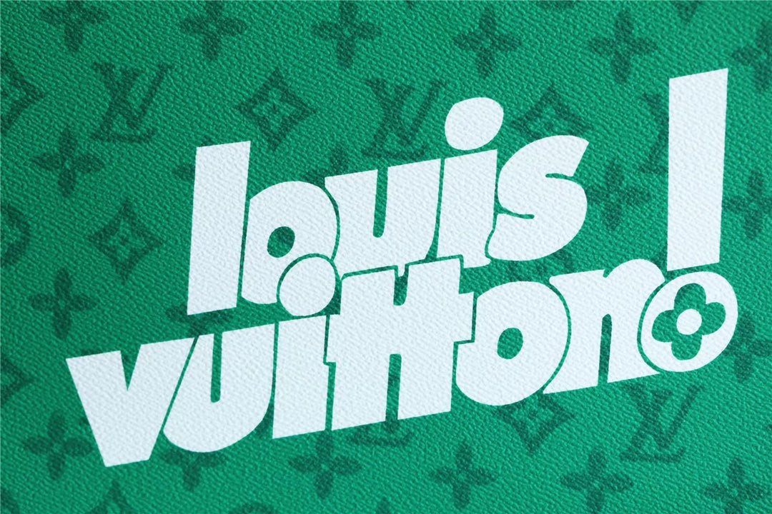Louis Vuitton Pochette Voyage MM Vintage Monogram Canvas Green By Virgil Abloh For Fall-Winter, Men’s Travel Accessories 27cm LV M80803