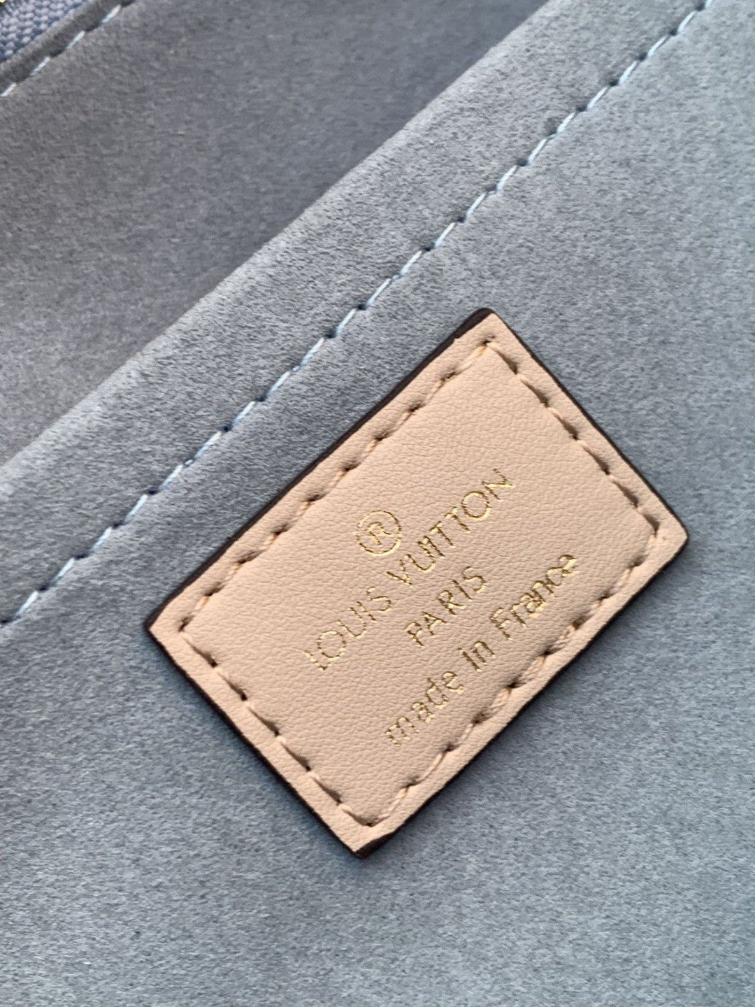 Louis Vuitton M57728 On My Side PM 30cm Greige