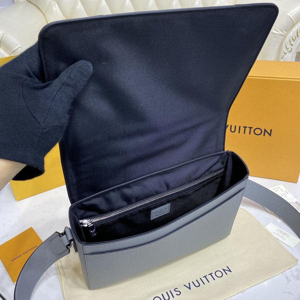 Louis Vuitton New Flap Messenger 29cm