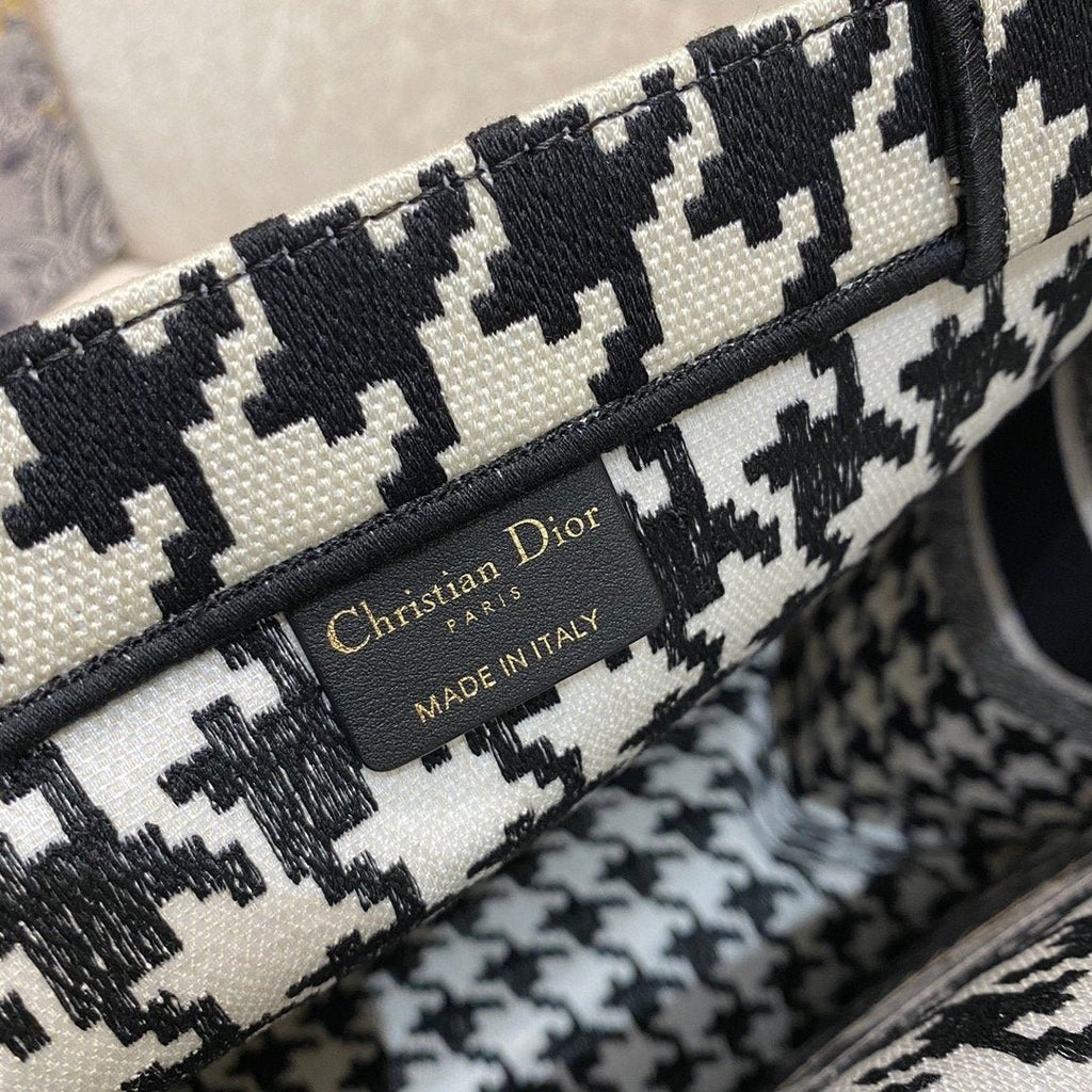 Christian Dior Book Tote Bag 42 cm Black/White