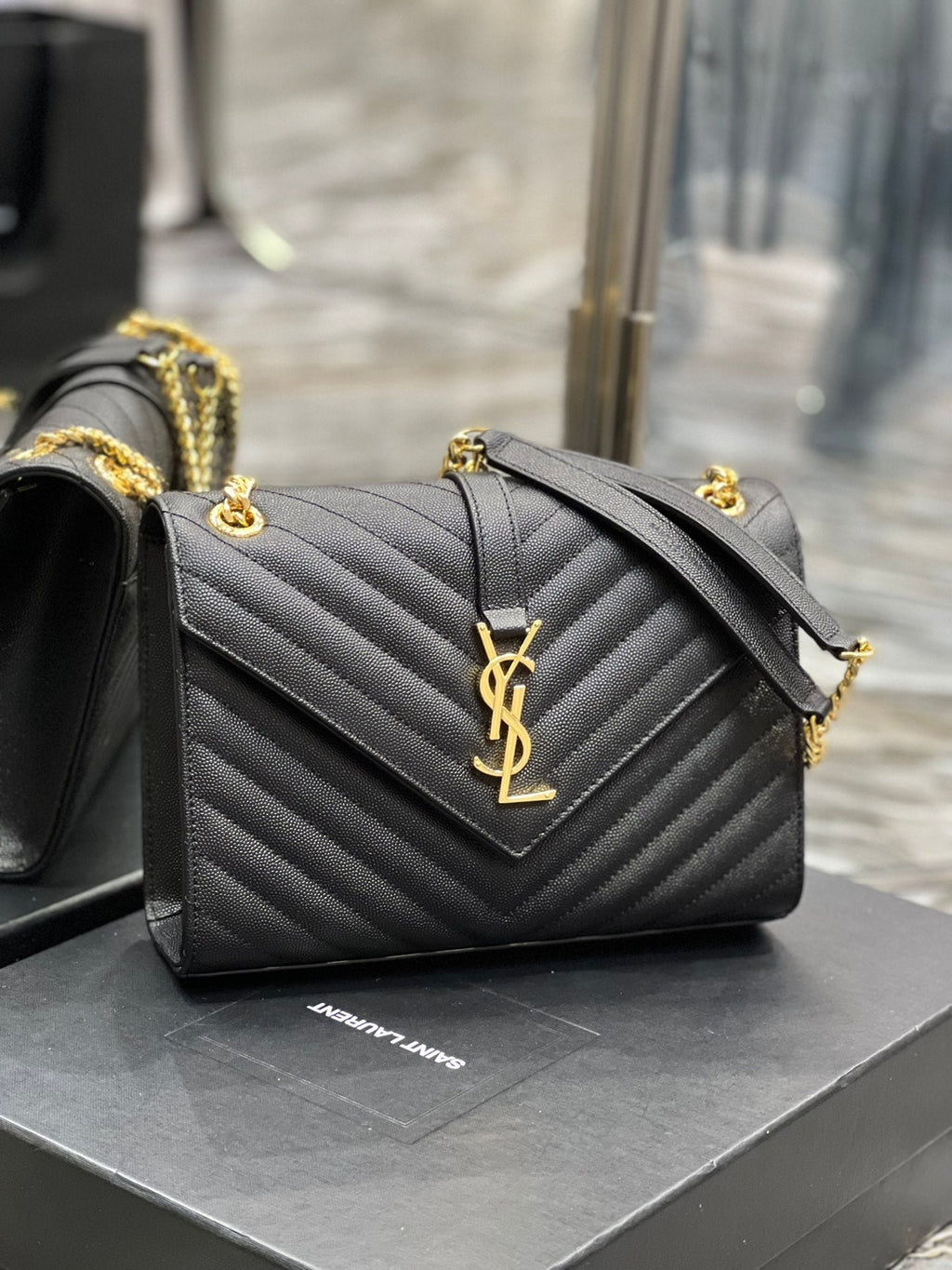Saint Laurent College Medium Chain Bag 24cm Black