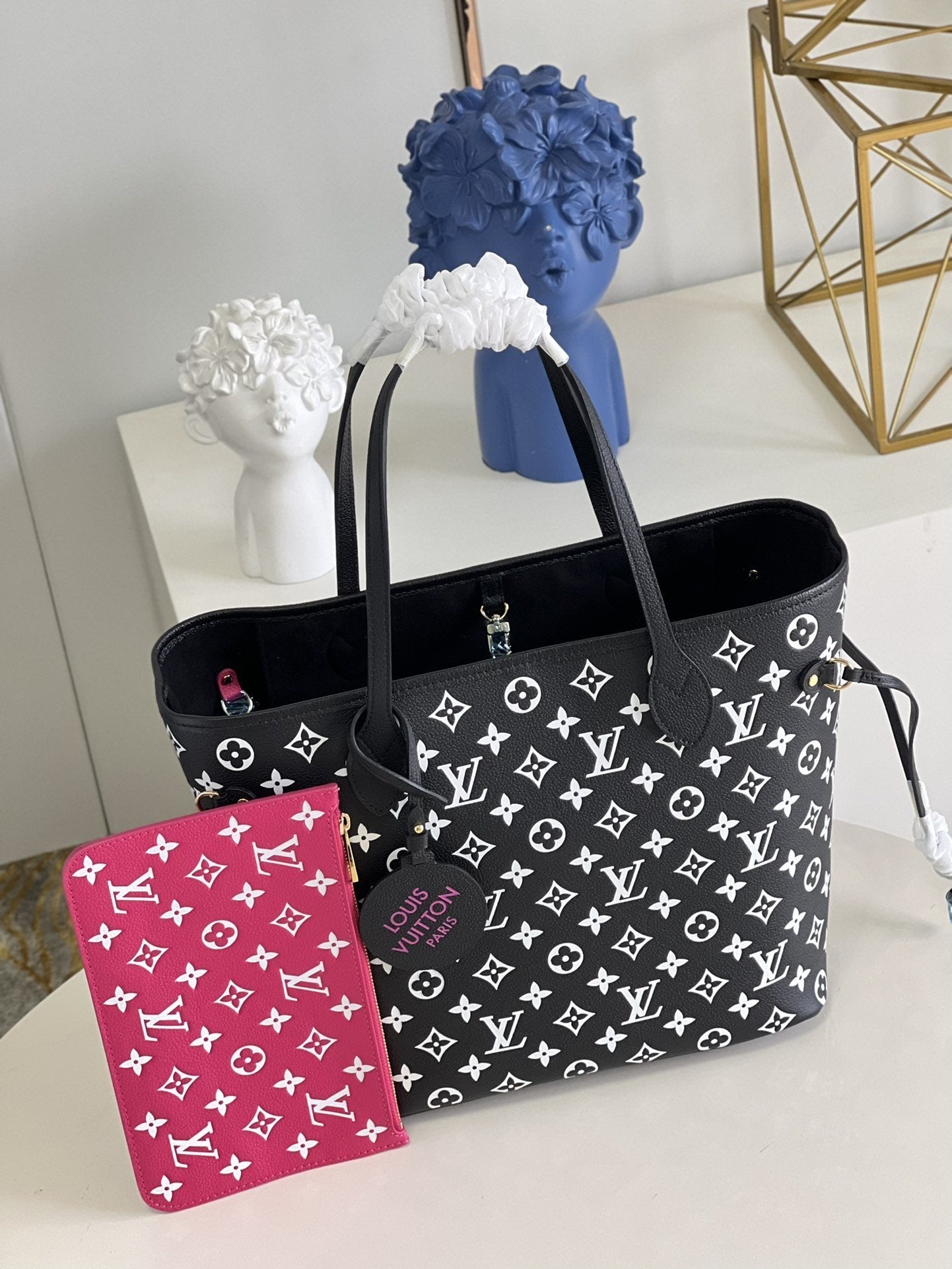 Louis Vuitton Neverfull MM Monogram Empreinte Black / White For Women, Women’s Handbags, Tote Bags 31cm LV M46103
