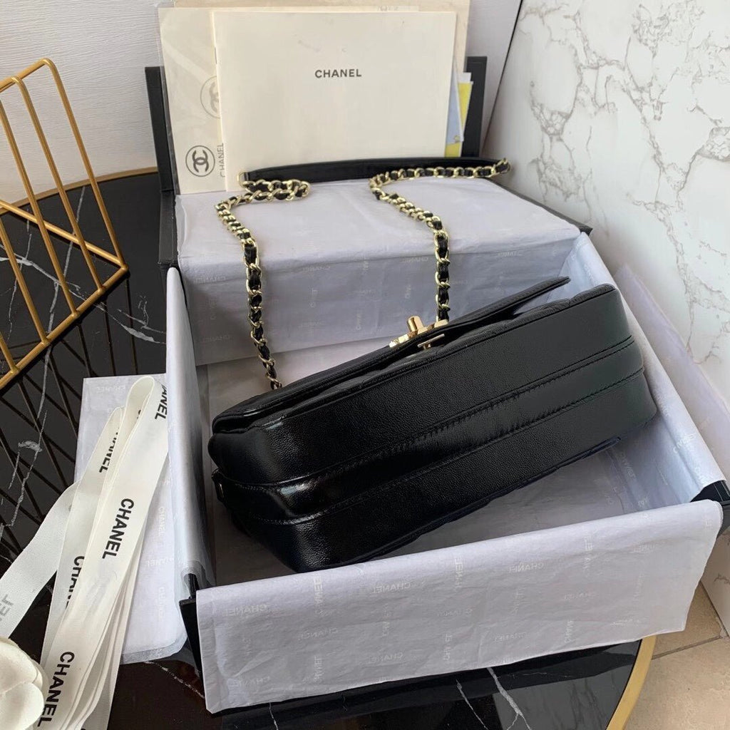 Chanel Classic Flapbag Gold Hardware 23cm Black