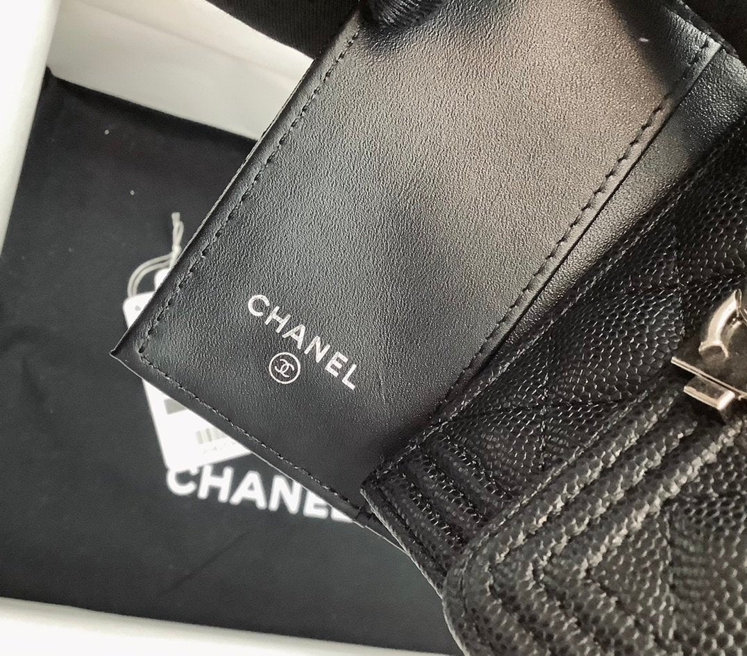 CO-CO Chanel Flap Card Holder With Silver Hardware 11cm