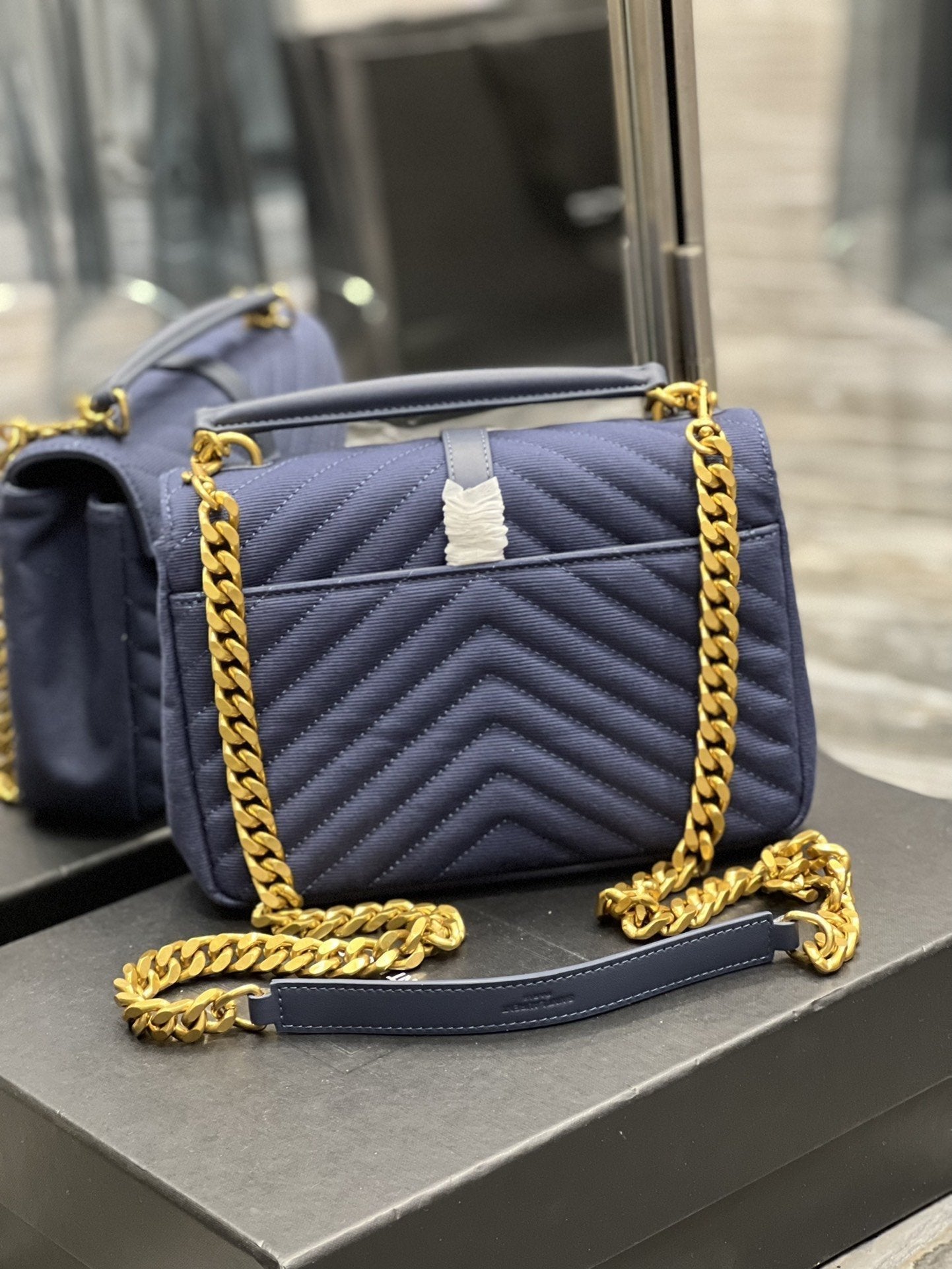 Saint Laurent Envelope Medium Bag 24cm