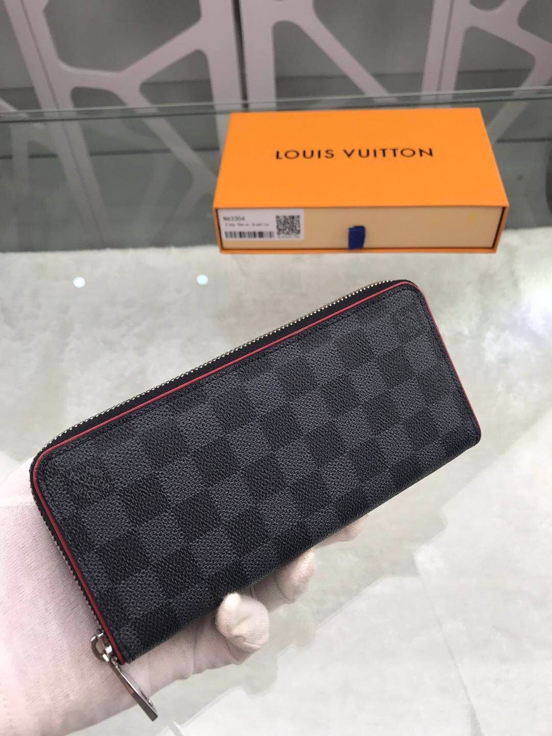 Louis Vuitton Zippy Vertical Wallet 20cm