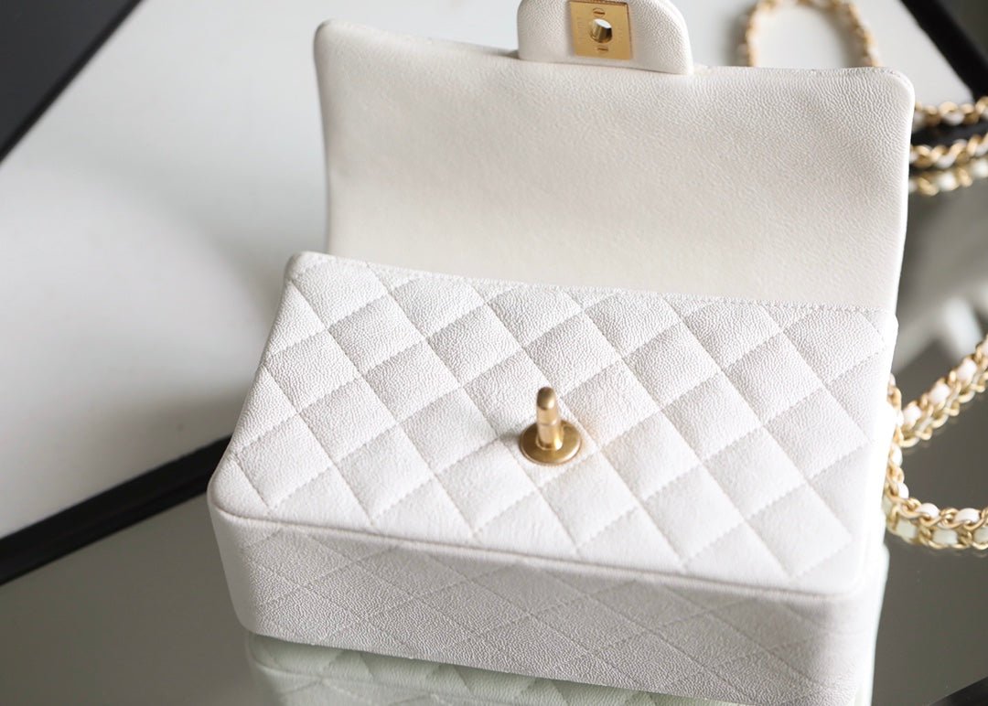 Chanel Flapbag With Top Handle 20cm White