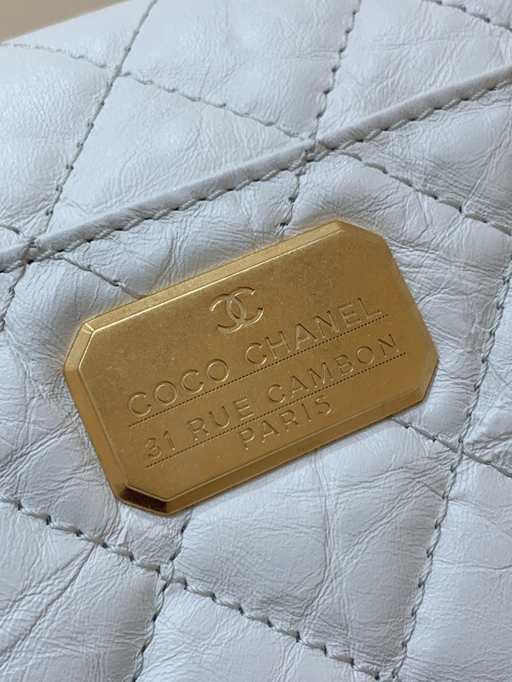 Chanel Co Co Shoulder Bag Gold Chain White 25cm