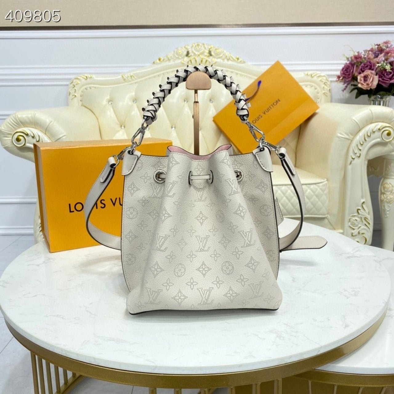 Louis Vuitton Muria Bag 22cm Mahina Calfskin Leather Spring/Summer Collection M57526 Mist