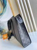 Louis Vuitton Sac Plat Horizontal Zippe 39cm