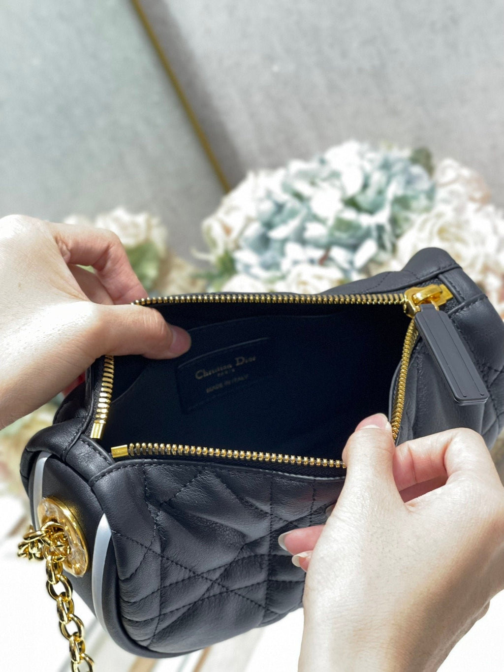 Christian Dior Small Vibe Hobo Bag 20cm Black