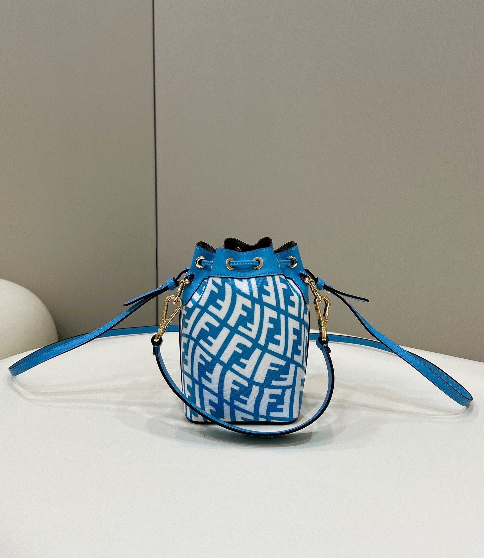 Fendi Vertigo Bucket Bag 18cm Blue