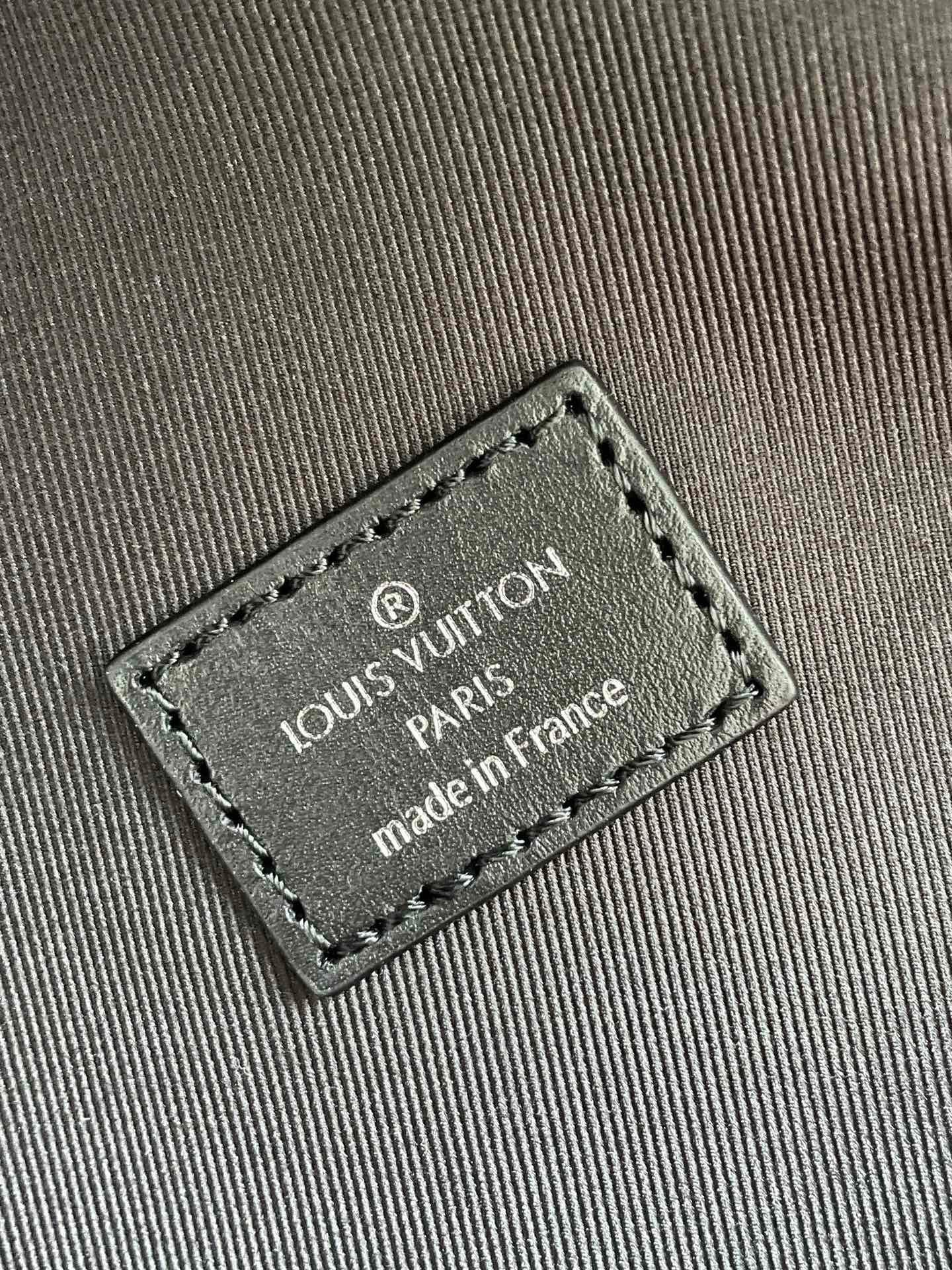 Louis Vuitton Discovery Backpack PM 40cm